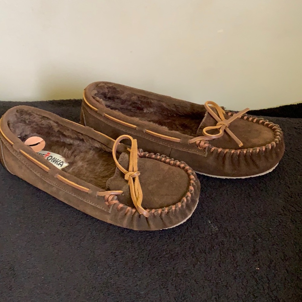 NEW Minnetonka Moccasins
